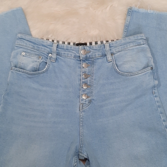 BDG Raw Hem Highwaisted Jeans - Picture 7 of 7